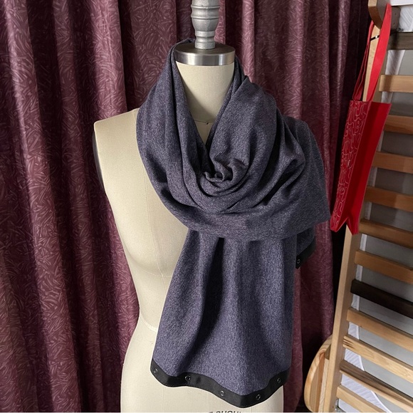 Lululemon Wrap - Picture 6 of 8